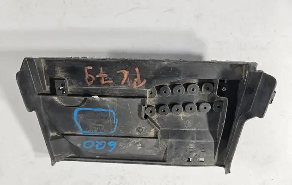Volkswagen Polo IV 9N3 Battery box tray 6Q0937550F