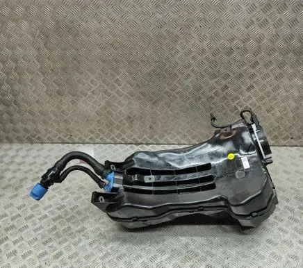 Audi Q7 4M AdBlue liquid reservoir 4M0131878CF 4077012BH