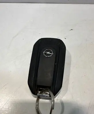 Opel Crossland X Ignition key/card 02678610 9817859680