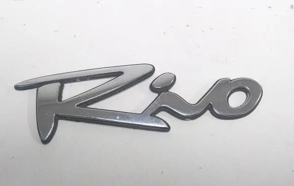 KIA Rio Manufacturers badge/model letters 