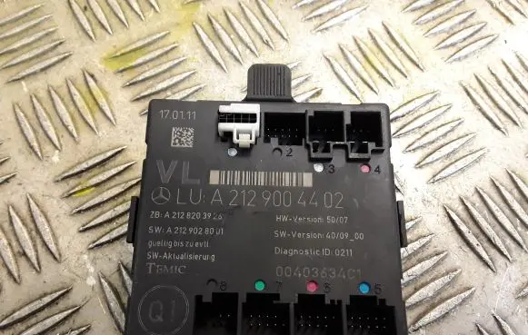 Mercedes-Benz E W212 Door control unit/module 2129004402 A2129004402