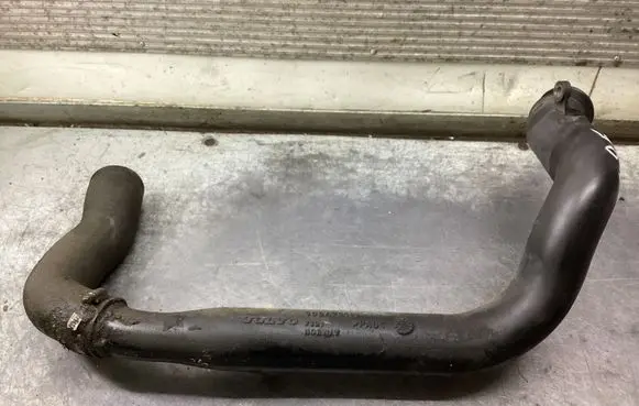 Volvo V70 Intercooler hose/pipe 30647918