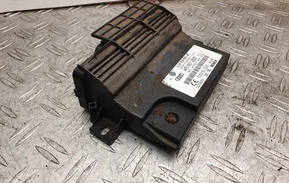 Audi Q7 4L Power management control unit 4F0907280E 4F0910280