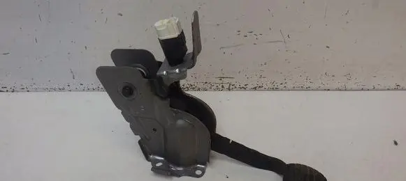 Dacia Sandero II Brake pedal 180205353R