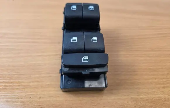Hyundai i20 (BC3 BI3) Electric window control switch 93571Q0710 XA04 0000052