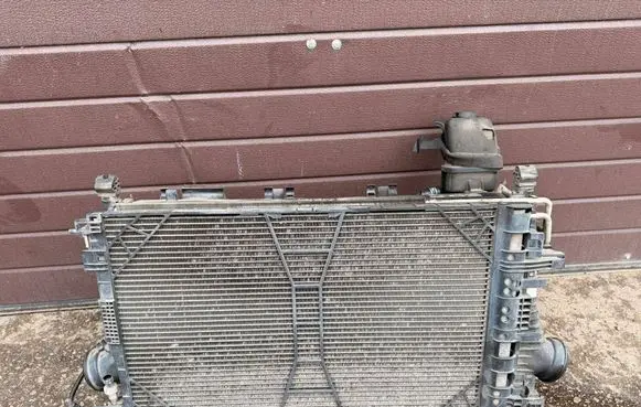 Opel Insignia A Radiator set 13223018 P8658004