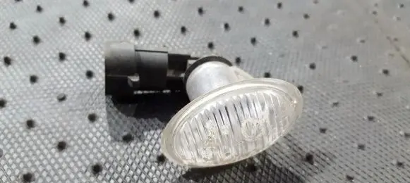Lancia Ypsilon Front fender indicator light 46550560