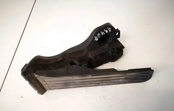 Volkswagen PASSAT B6 Accelerator throttle pedal 1k1723503l 6pv008600-01