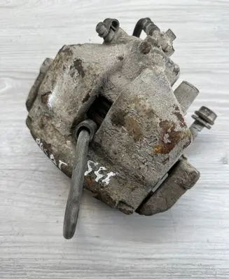 Volkswagen PASSAT B6 Front brake caliper