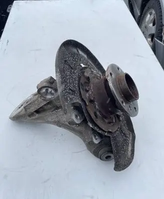 BMW X5 F15 Rear wheel hub 6877288