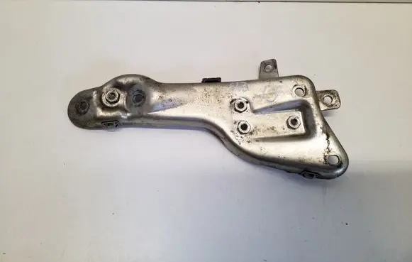 Mercedes-Benz E W212 Engine mounting bracket A6510901041