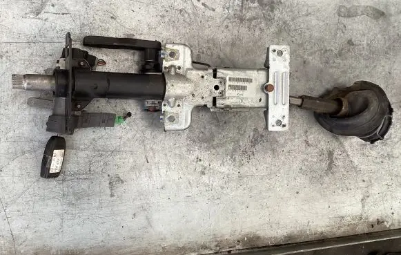 Volvo XC90 Steering wheel axle 8673073 T050405412 P30680740