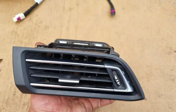 Peugeot 308 Dashboard side air vent grill/cover trim 96778765