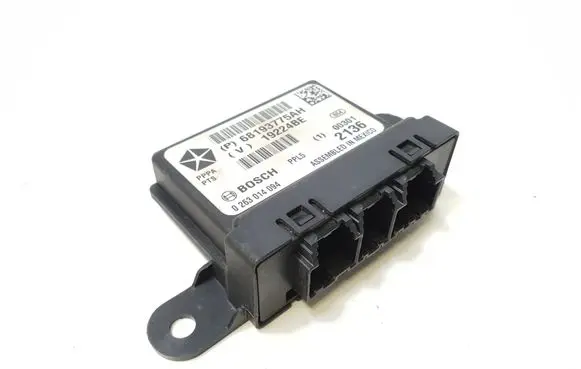 Chrysler Pacifica Parking PDC control unit/module 68193775AH