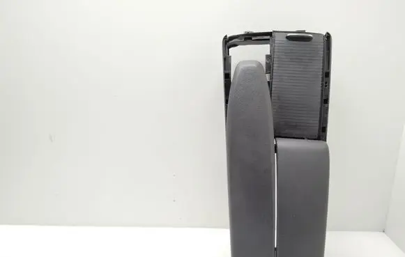 Mercedes-Benz C W204 Armrest A2046800639 0005032510 0005032590