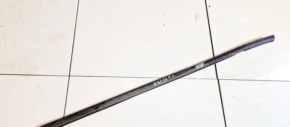 Honda FR-V Front door glass trim molding 