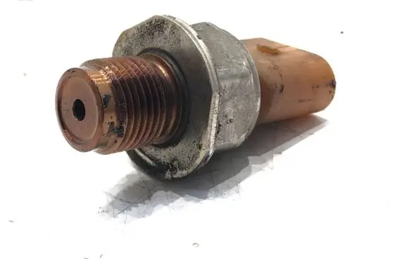 Skoda Superb B6 (3T) Fuel pressure sensor 03L906054A
