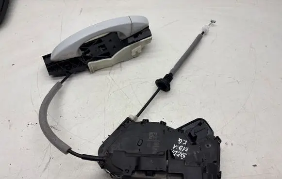 Skoda Fabia Mk3 (NJ) Rear door lock 5TA839015E 5TA839015