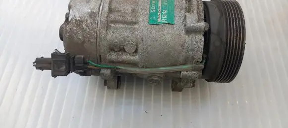 Volkswagen Golf III Air conditioning (A/C) compressor (pump)