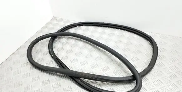 Skoda Octavia Mk2 (1Z) Front door rubber seal 1Z0867365H