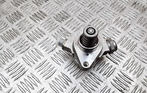 Seat Arona Fuel injection high pressure pump 04e127026b