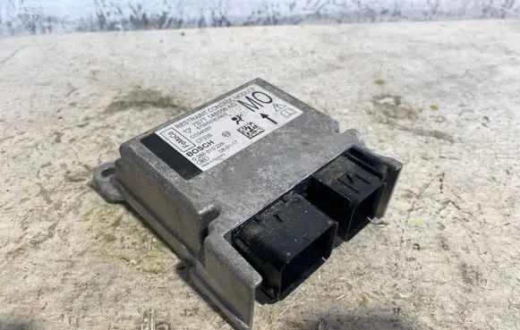 Ford Mondeo Mk III Airbag control unit/module 7S7T14B056AD 670000352802 0285010228