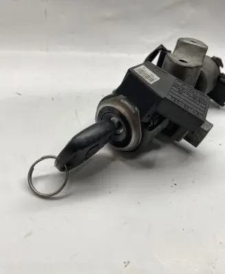 Toyota Avensis T250 Ignition lock 8978305010