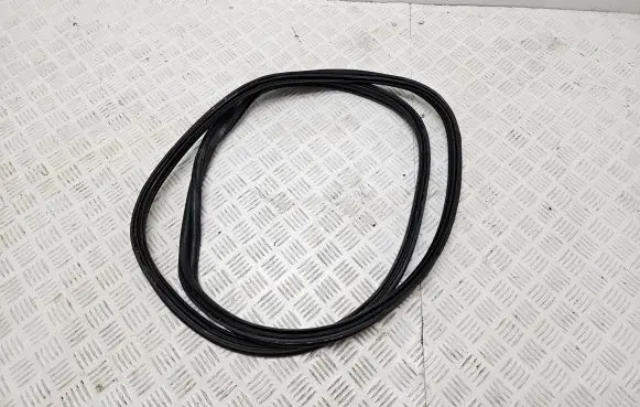 Trunk rubber seal (body)