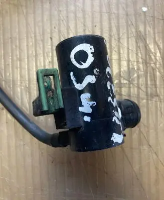 Subaru Forester SG Windscreen/windshield washer pump