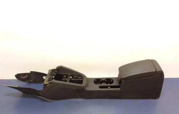 Volkswagen Jetta VI Armrest 