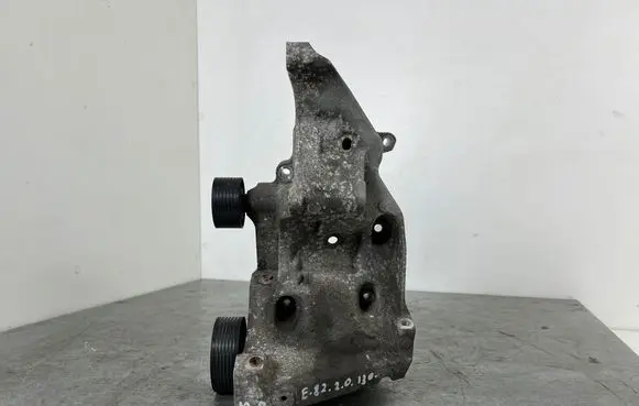 BMW 1 E82 E88 Generator/alternator bracket 7802639