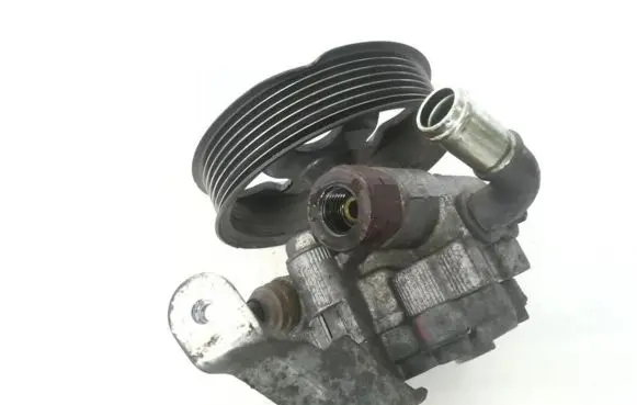 Toyota Avensis T250 Power steering pump