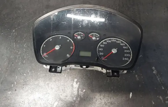 Ford Focus Speedometer (instrument cluster) 4M5T10849CL