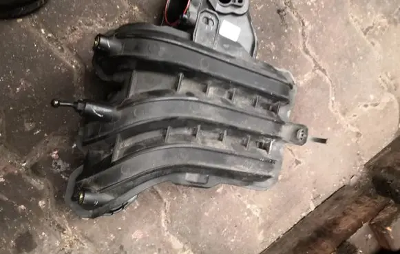 Hyundai i10 Intake manifold