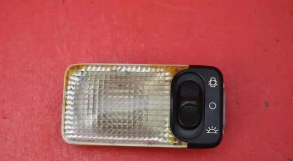 Peugeot 107 Boot/trunk interior light 