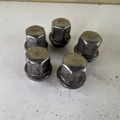 Jeep Grand Cherokee Nuts/bolts 