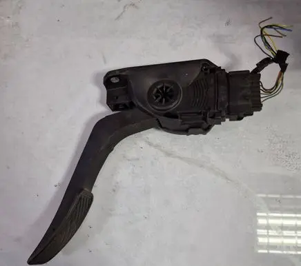 Ford Fiesta Accelerator throttle pedal 8V219F836AB 6PV00951720 C95YE01