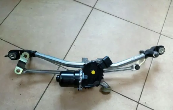 Peugeot 2008 II Front wiper linkage and motor 9824784980