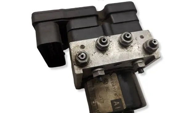 Volkswagen Golf V ABS Pump 1K0907379P 00009496E4 10097003153