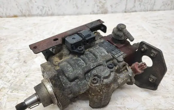 Mazda 323 F Fuel injection high pressure pump RF2A13800A 10T024603 0965005001