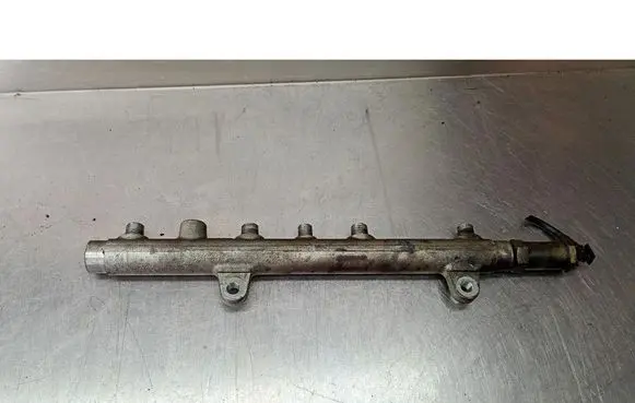 Fuel injector supply line/pipe