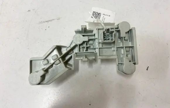 Volvo V50 Tail light bulb cover holder