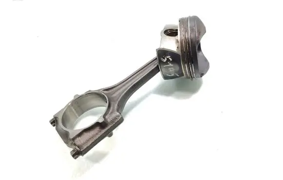 Volkswagen Golf V Piston with connecting rod 