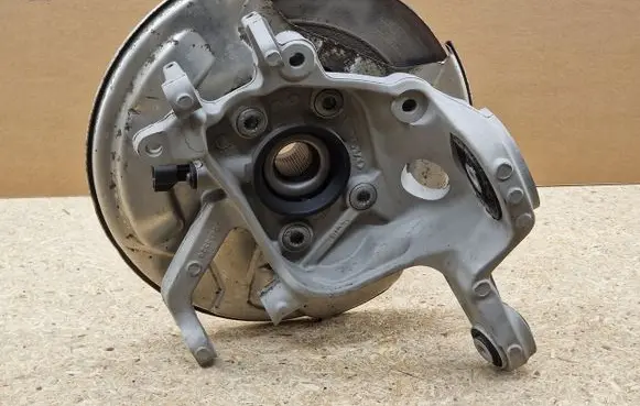 Volvo S90, V90 Rear wheel hub spindle/knuckle 