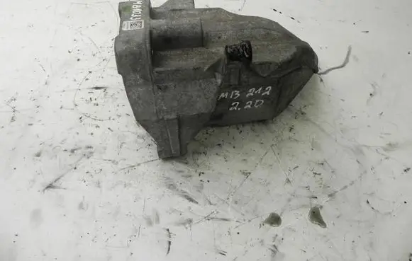 Mercedes-Benz E W212 Engine mounting bracket A6512230004 MB1033