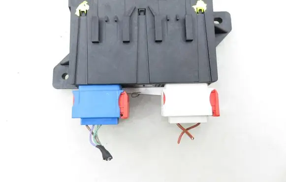 Peugeot 208 I Door control unit/module 9800559580