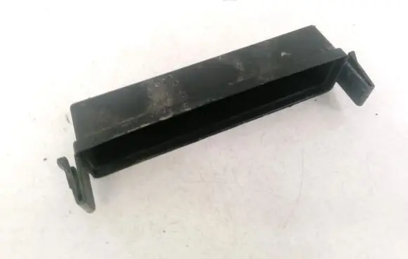 Opel Signum Fuse box cover