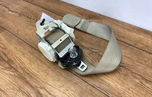 Cadillac Escalade IV Rear seatbelt 23468515PINYA 23468515