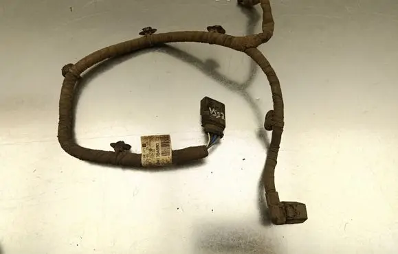 Peugeot 208 II Rear ABS sensor wiring 9841384880