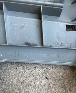 Mitsubishi Outlander (B) pillar trim (top) 7211A052HA